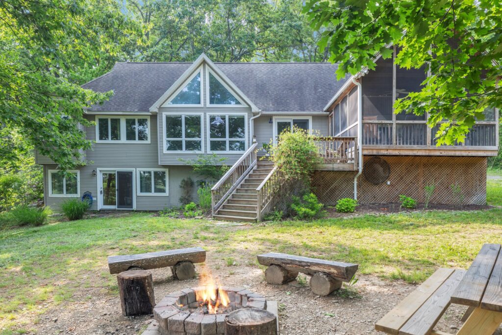 Lakefront home in Harpers Ferry West Virginia